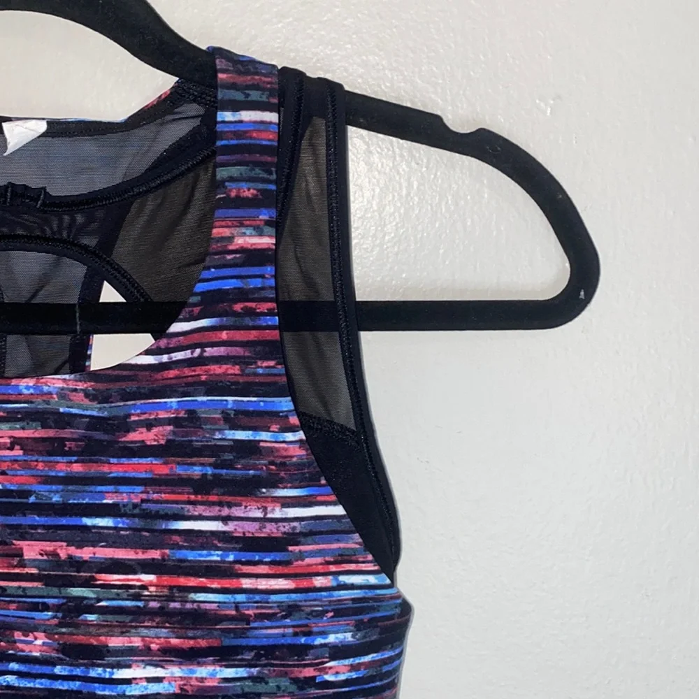 🪿Adorable Lululemon sports bra/ top! - Picture 1 of 7